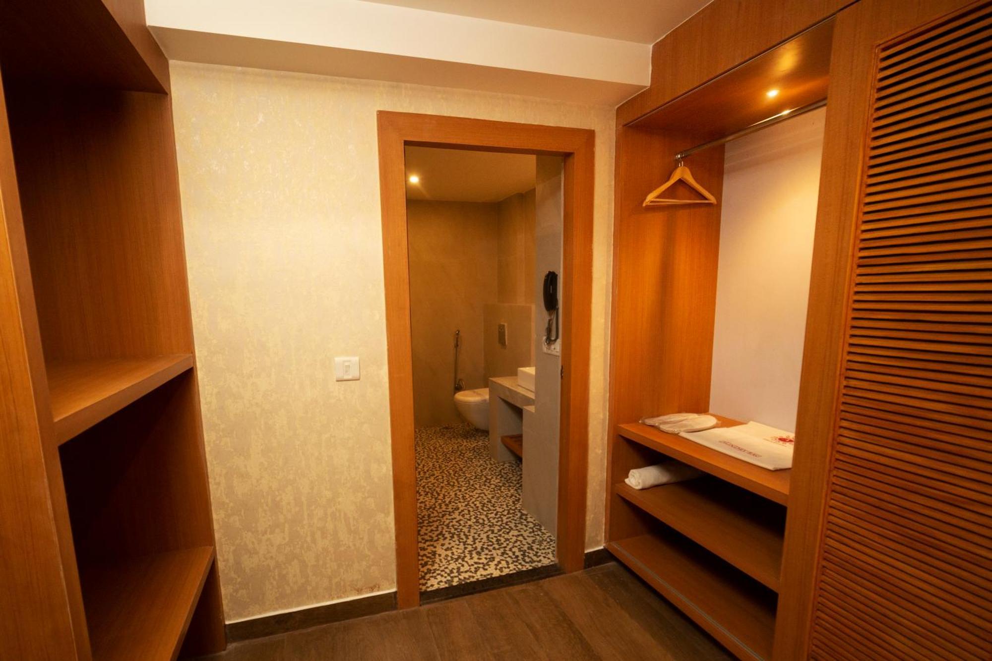 Abhyagama Hotel Дигха Екстериор снимка
