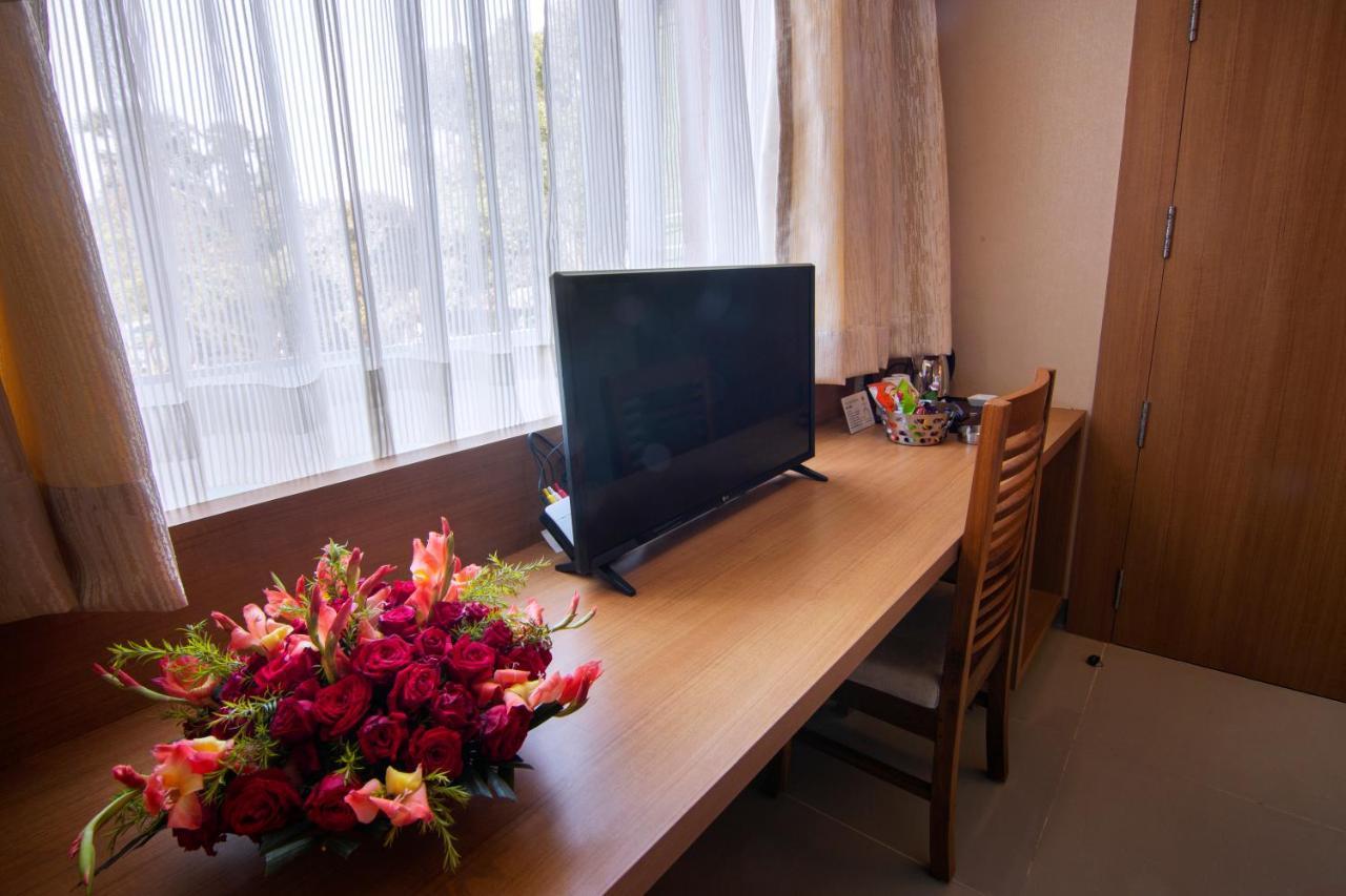 Abhyagama Hotel Дигха Екстериор снимка