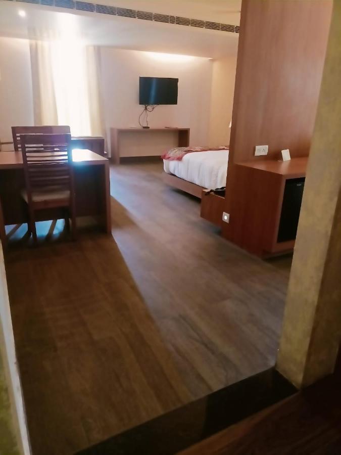Abhyagama Hotel Дигха Екстериор снимка