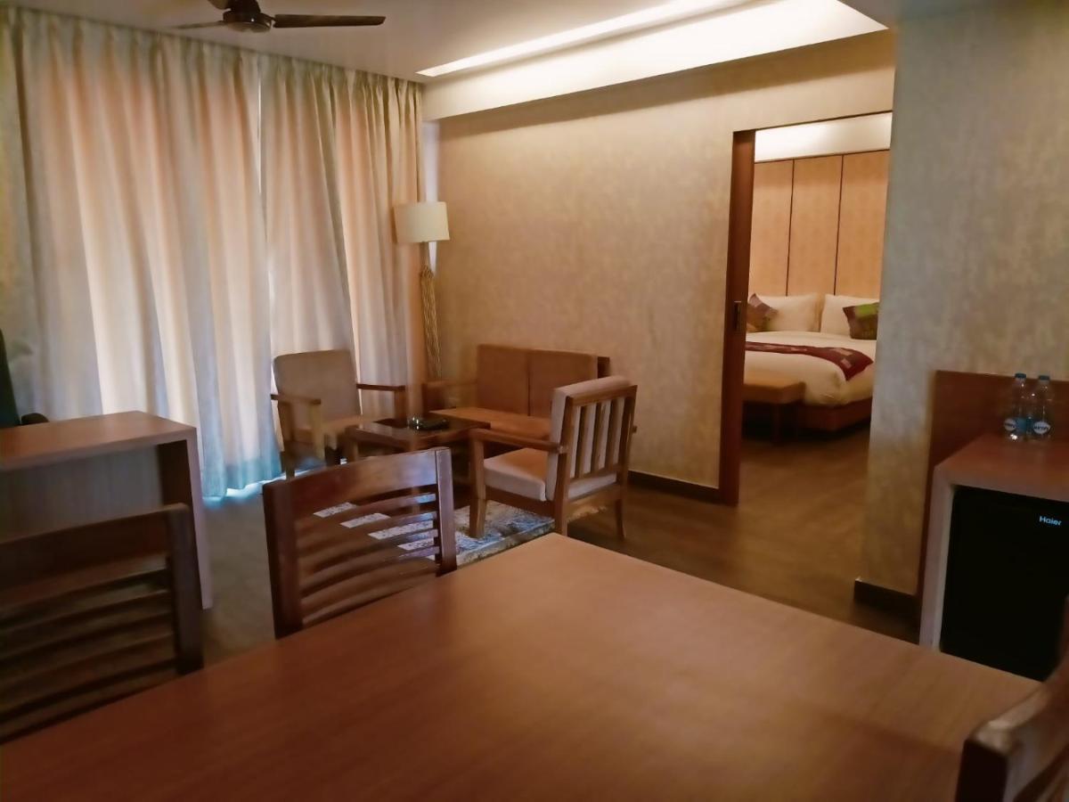 Abhyagama Hotel Дигха Екстериор снимка